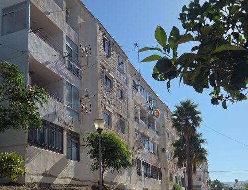 Podemos-Izquierda Unida pregunta por la situación de los ascensores de la Barriada de los Poetas